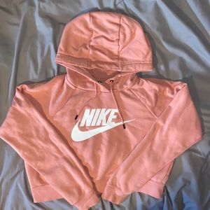 Nike cropped hoodie🤍